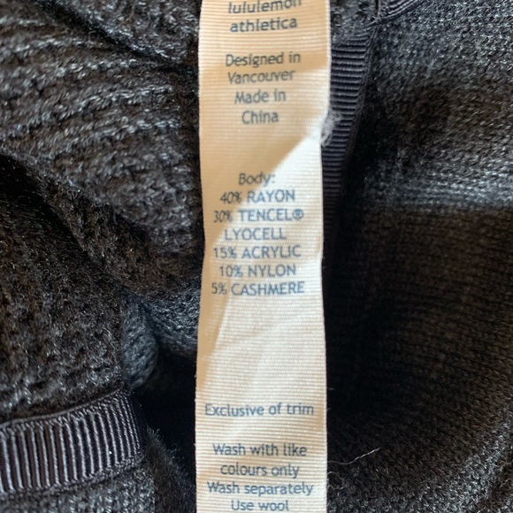 Unique Lululemon knit tights with bum cover. - Picture 3 of 8